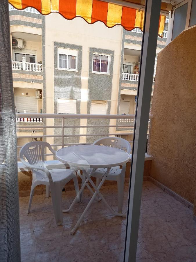 Julia'S Paradise Apartment Torrevieja Buitenkant foto